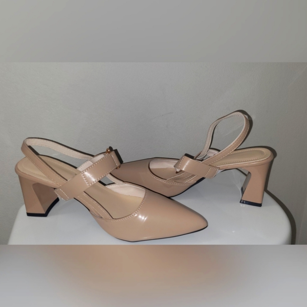LOVE beige size 8 ladies sling back shoes